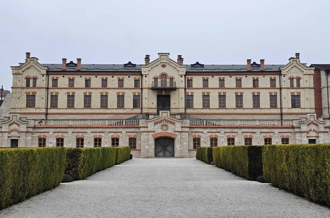 Екскурсія територією Замку Мімі